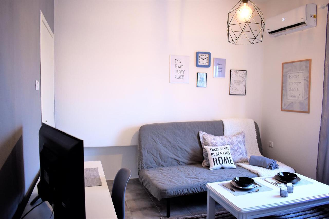 Cozy And Modern Apartment Komotini Exterior photo